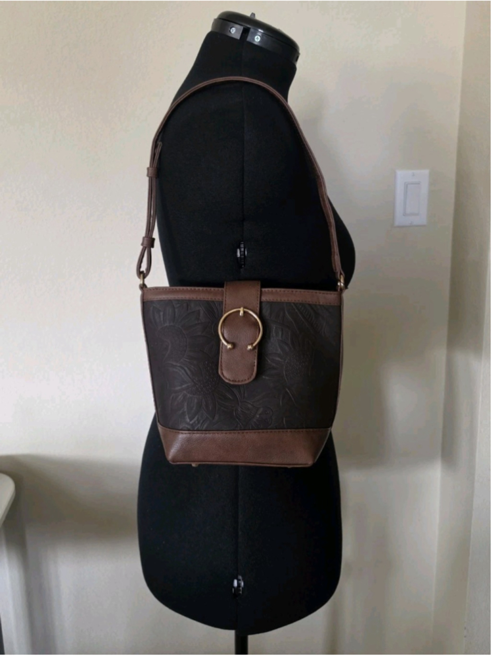 Buckle Dark Brown Floral Embossed Tooled Artisan LEATHER Shoulder Bucket Bag - Picture 14 of 16